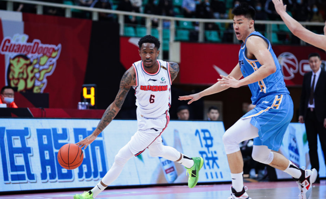  教练临场变阵奇效，替补席成制胜奇兵