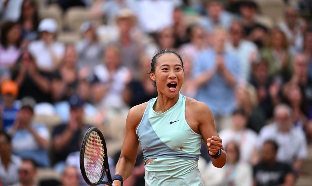  中国金花郑钦文晋级八强，刷新个人最佳战绩