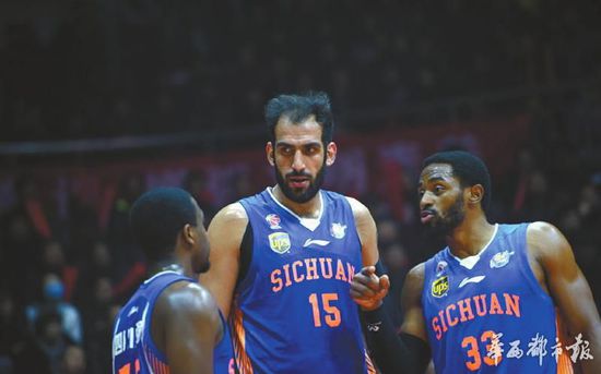  四川金强进攻乏力大比分落后于辽宁