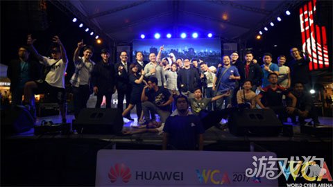  电竞明星选手退役转型 跨界发展开启人生新篇章