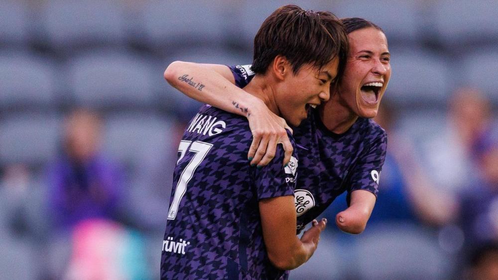  欧冠淘汰赛激情碰撞，顶级球星闪耀赛场